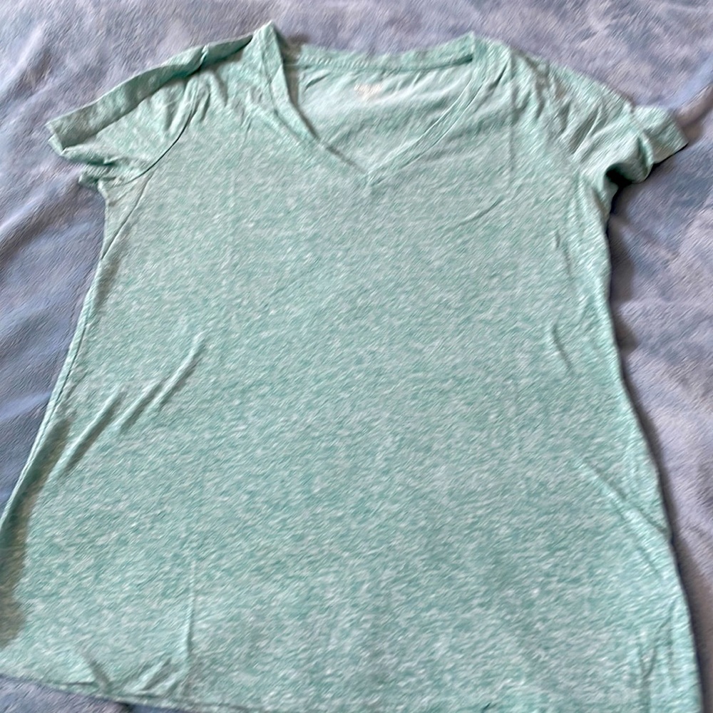 Tee shirt